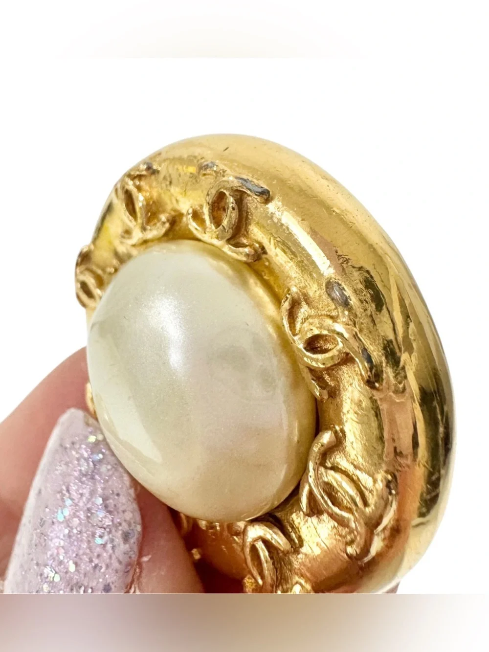 CHANEL Round Faux Pearl Gold Plated Coco Mark CC Logo Vintage Clip On Earrings